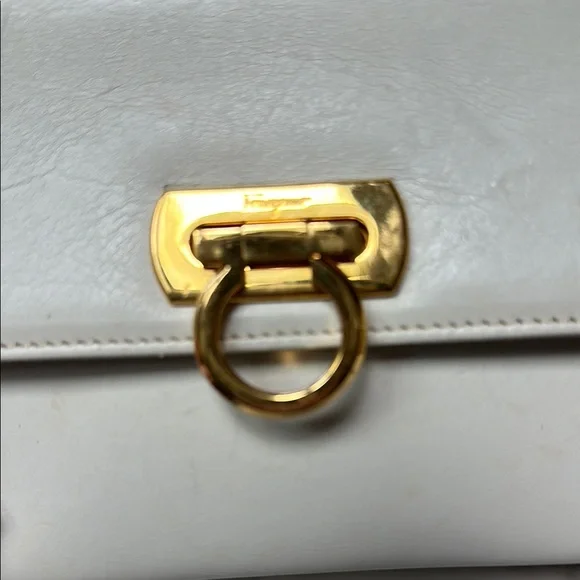Salvatore Ferragamo White and Gold Crossbody Bag with leather strap - Picture 6 of 8